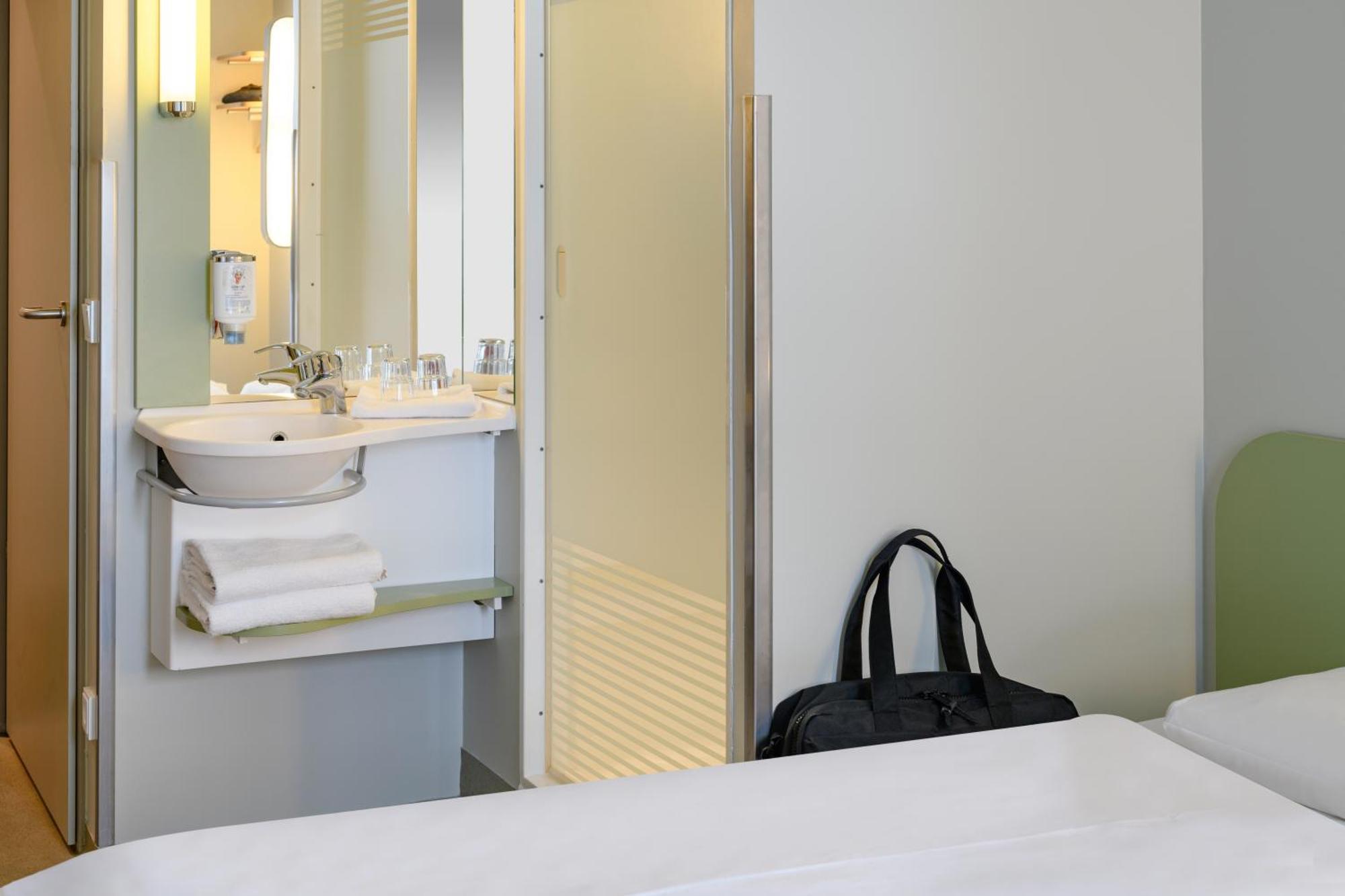 ibis budget Luebeck City Sued Bagian luar foto